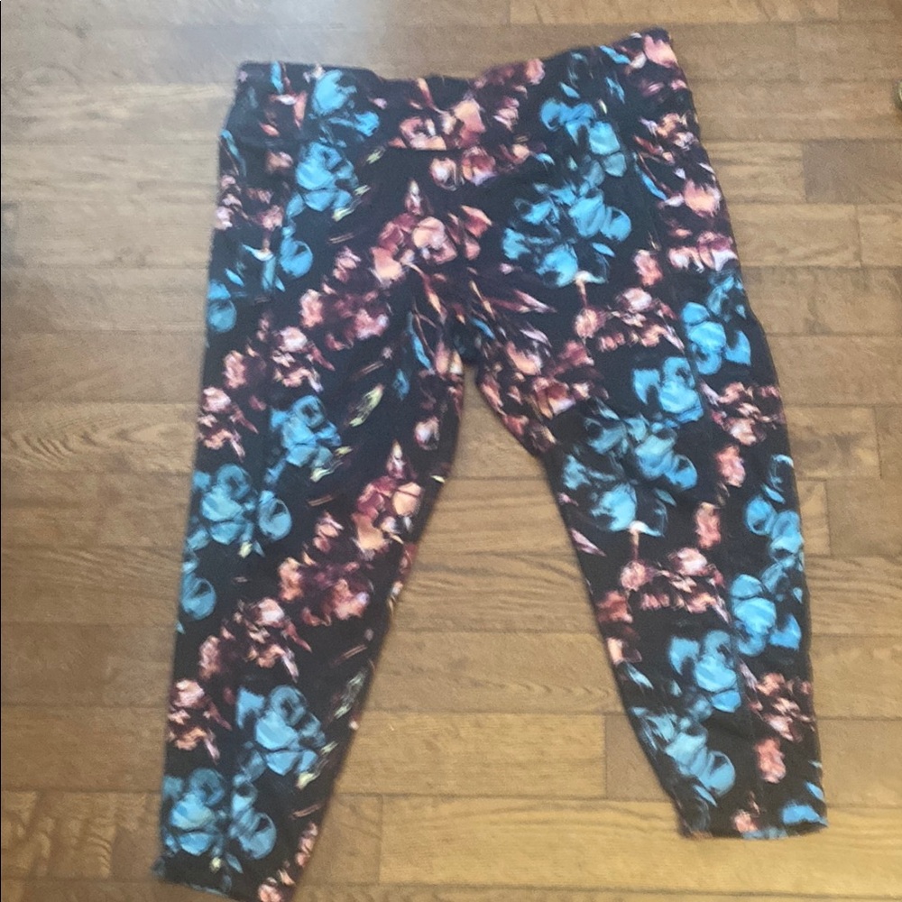 Pro Player Floral Capris - Black and Blue